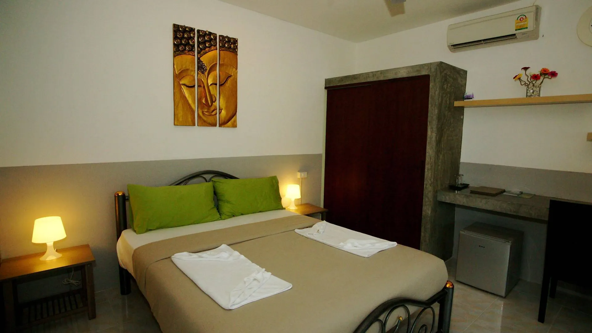 Bed and Breakfast Cafe Del Sol Ko Tao 2*,